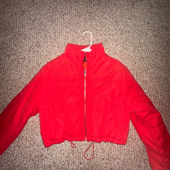 PrettyLittleThing Bold Red Jacket - Picture 2 of 6